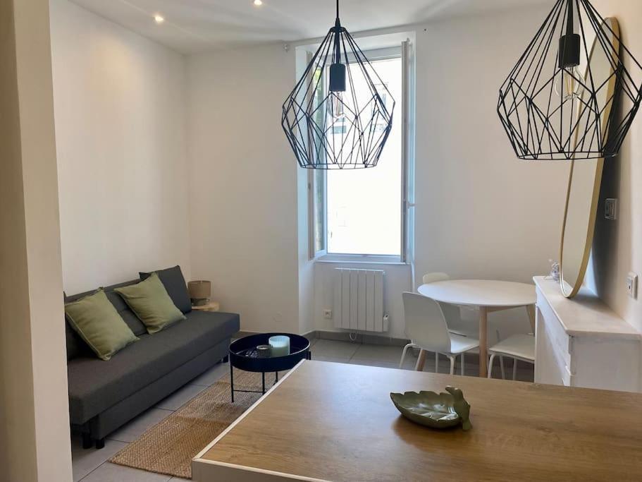 Joli Appartement Tres Proche De La Mer Marselha Exterior foto